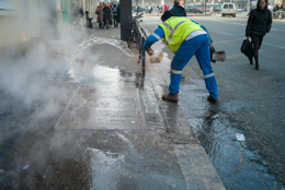 Kaleidos;Kaleidos-images;Man;Paris;Streets;Tarek-Charara;Work,Water